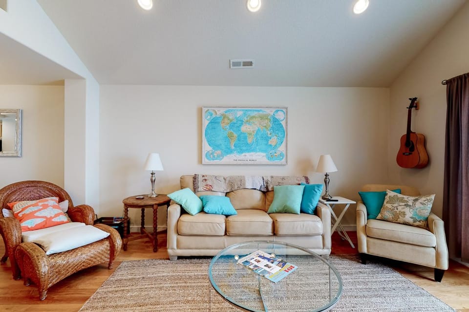 Bela Pacific House in Rockaway Beach