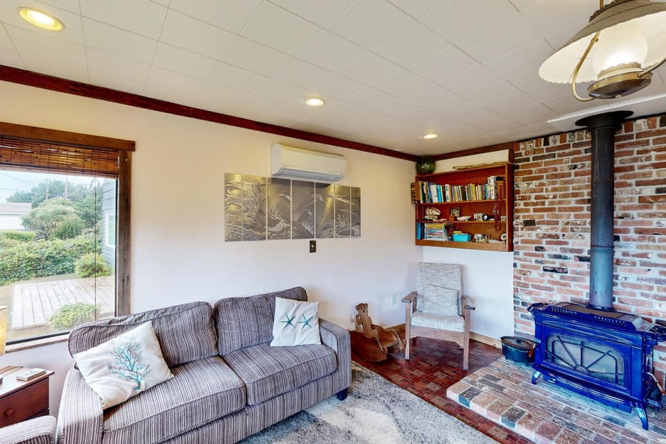 Skullishak Cabin Cabin in Lincoln Beach