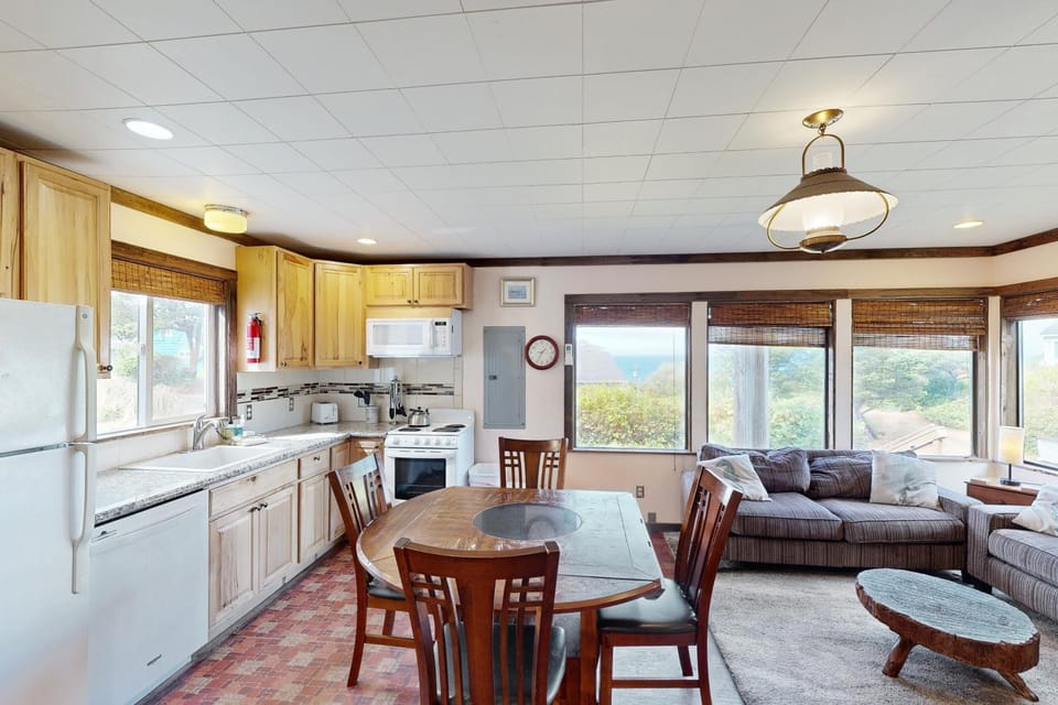 Skullishak Cabin Cabin in Lincoln Beach