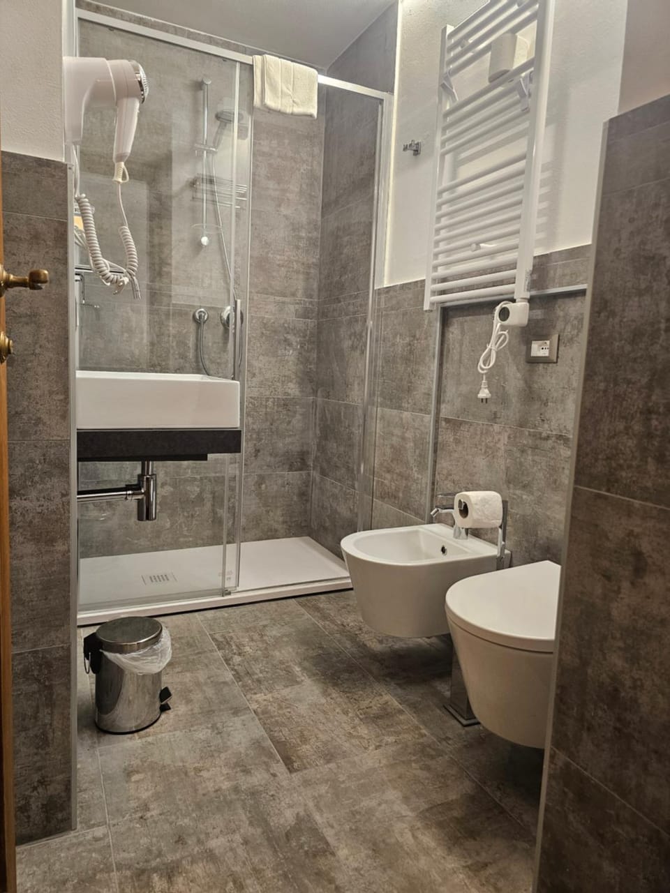 Shower, Bathroom, bidet