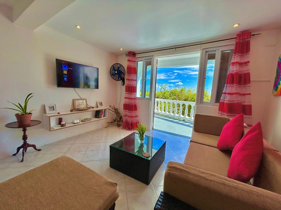 TV and multimedia, Living room, Seating area, Evening entertainment