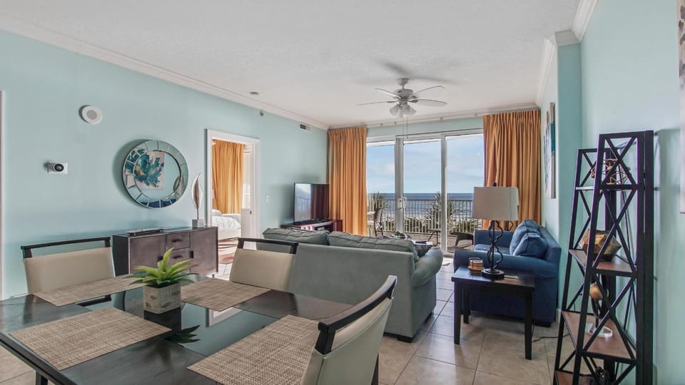 Ocean Villa 305 by Sand Seeker Vacations House in Long Beach
