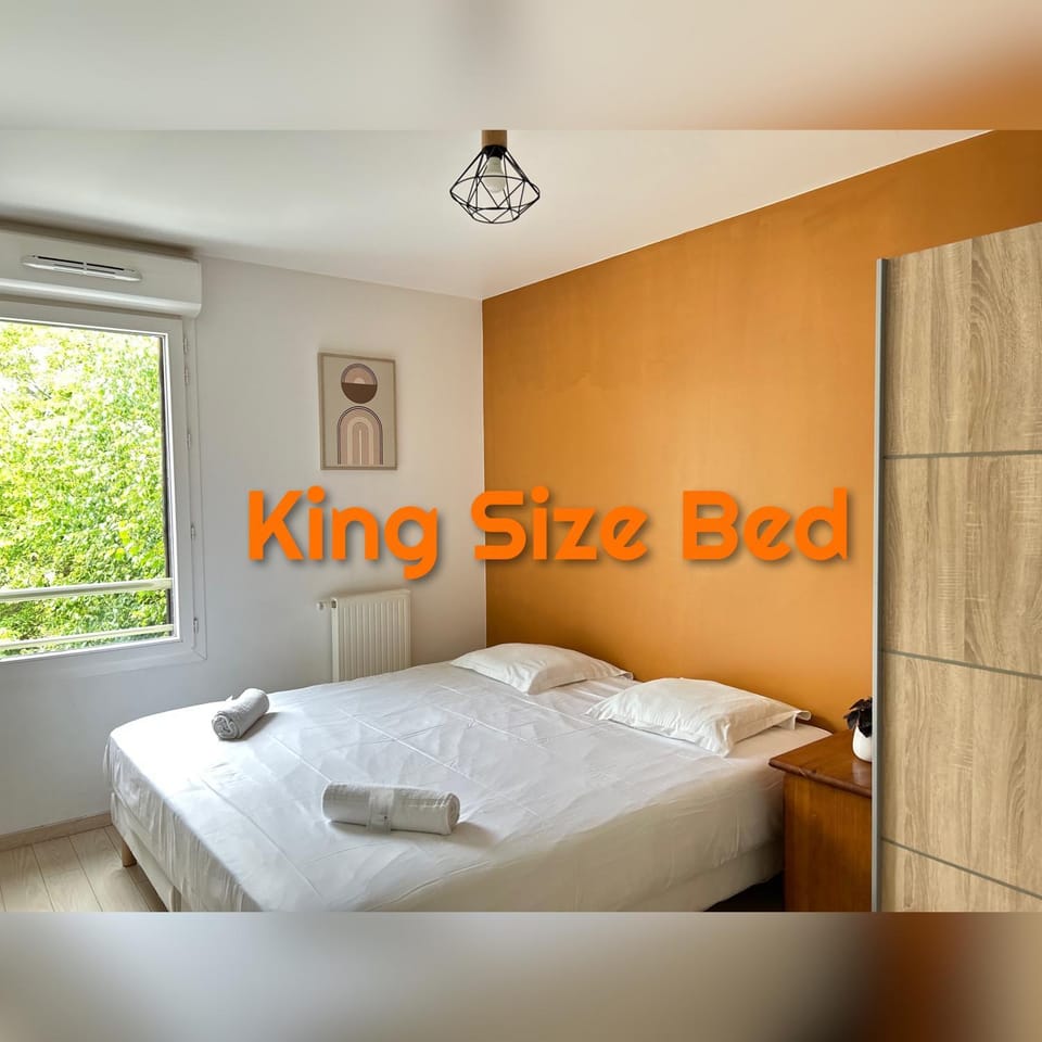 LE DUPLEX CHESSY - 15min From Disneyland - 2 Private Parkings - Garden - KingSize & QueenSize Bed - SuperMarket behind the house Apartment in Chessy