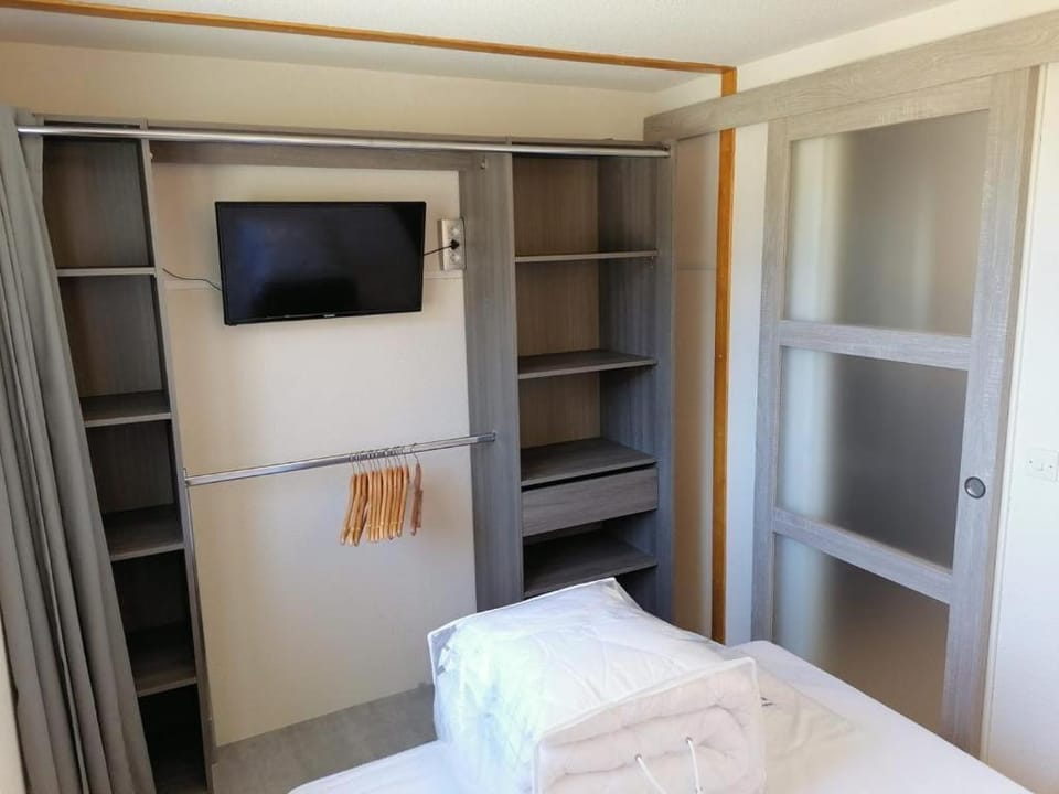 Bedroom, wardrobe