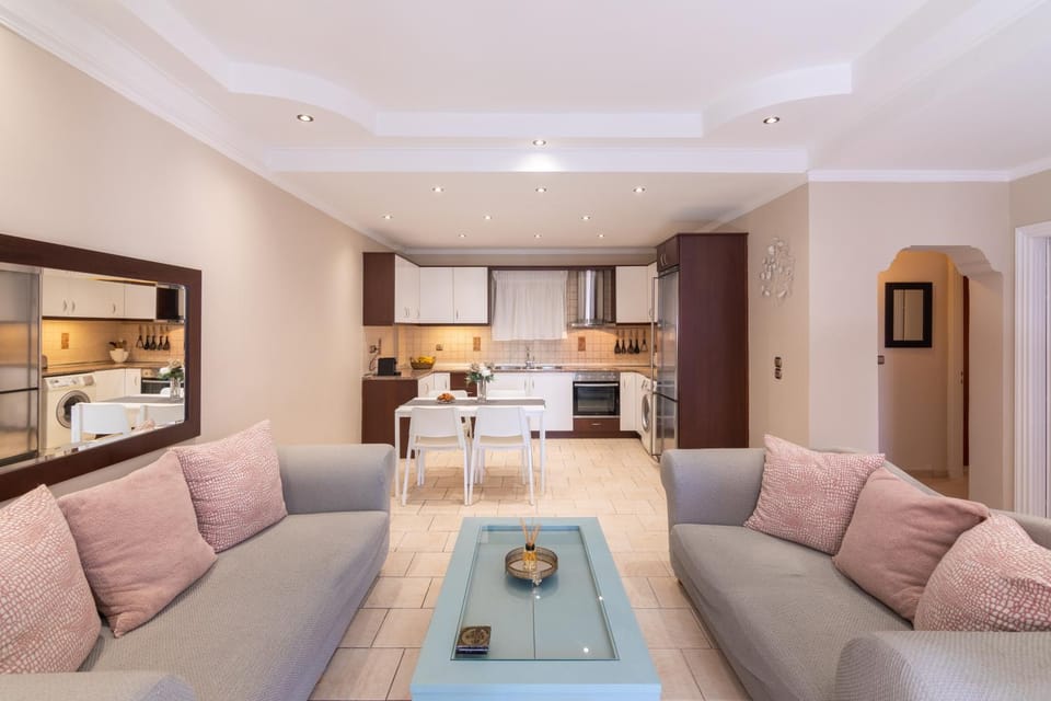 Living room, Seating area, Dining area, kitchen
