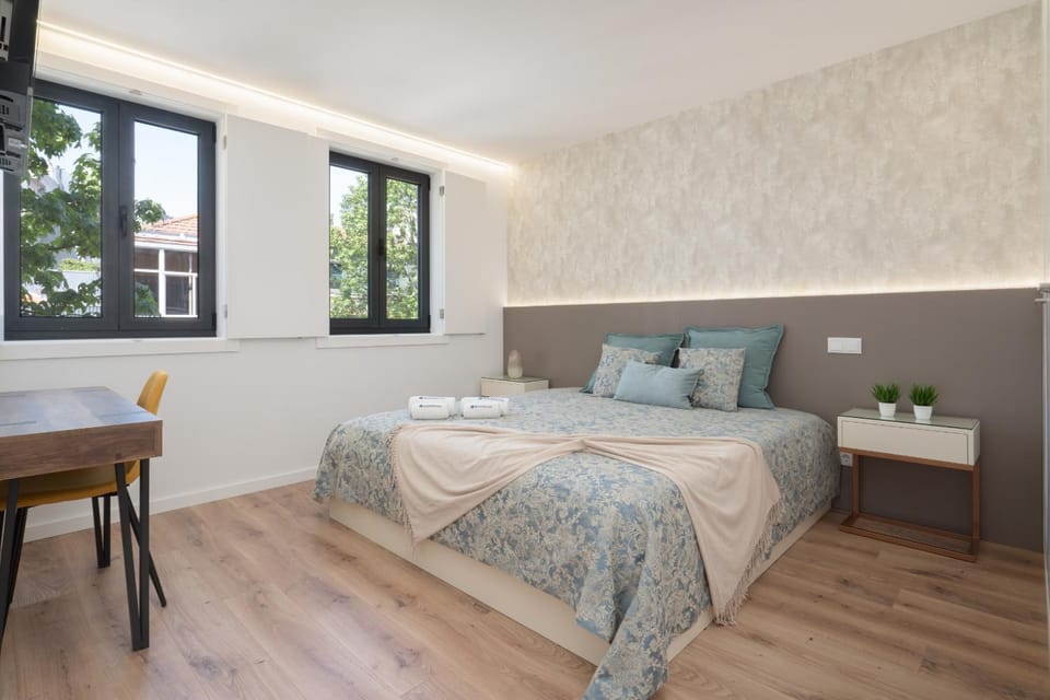 Bed, Bedroom