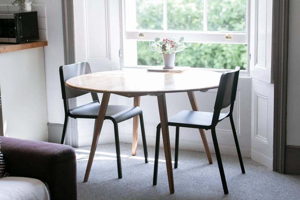 Seating area, Dining area