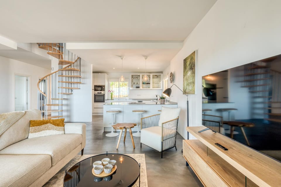 TV and multimedia, Living room, kitchen