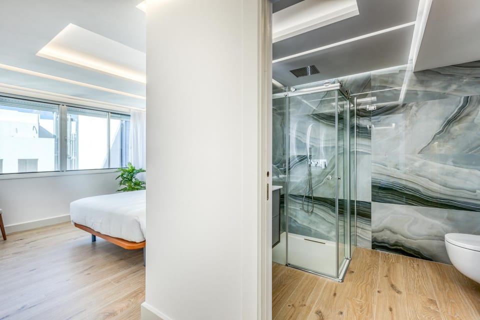 Shower, Bed, Bathroom, Photo of the whole room, Bedroom