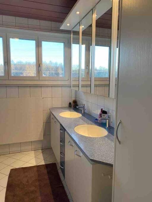 Geräumige Wohnung im Schweizer Vekehrspunkt Apartment in Aargau, Switzerland