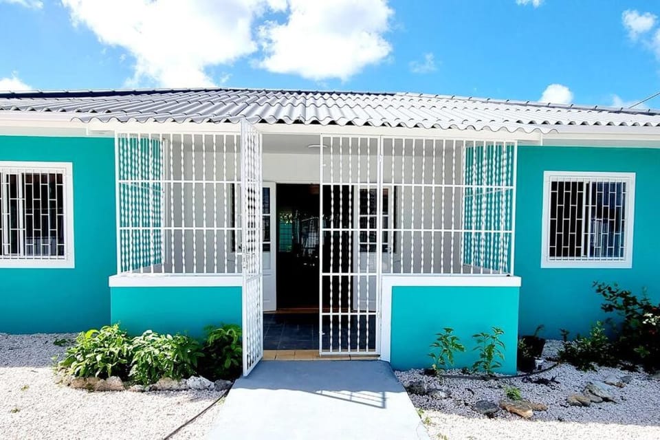 3-Bedroom villa - Very close to Mambo Beach or Willemstad - 3 min drive House in Willemstad