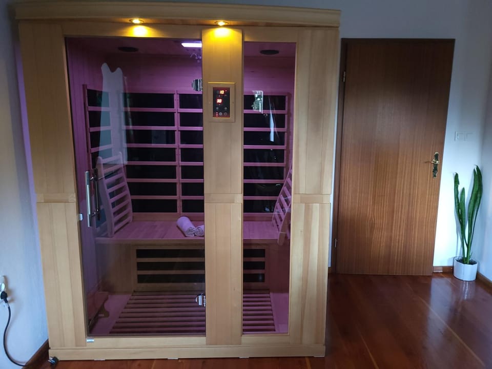 Sauna, Living room