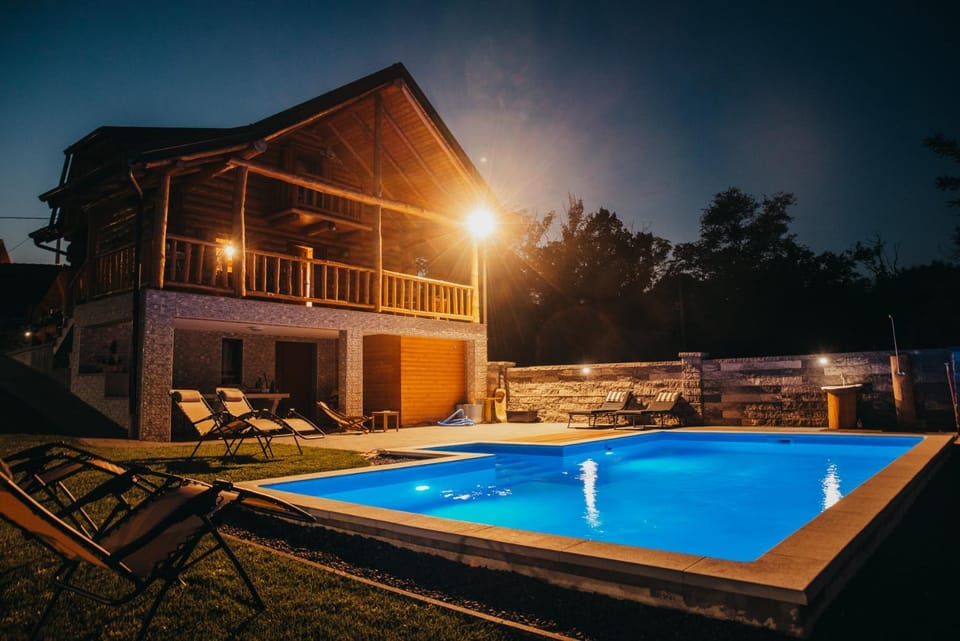 Property building, Swimming pool