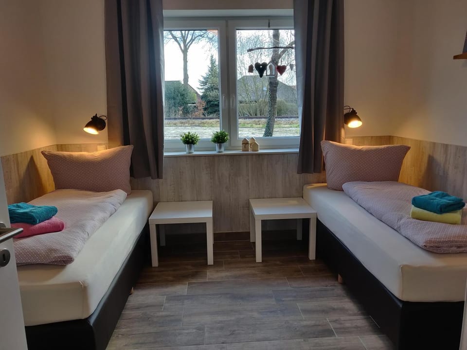 Bed, Photo of the whole room, Bedroom, Garden view
