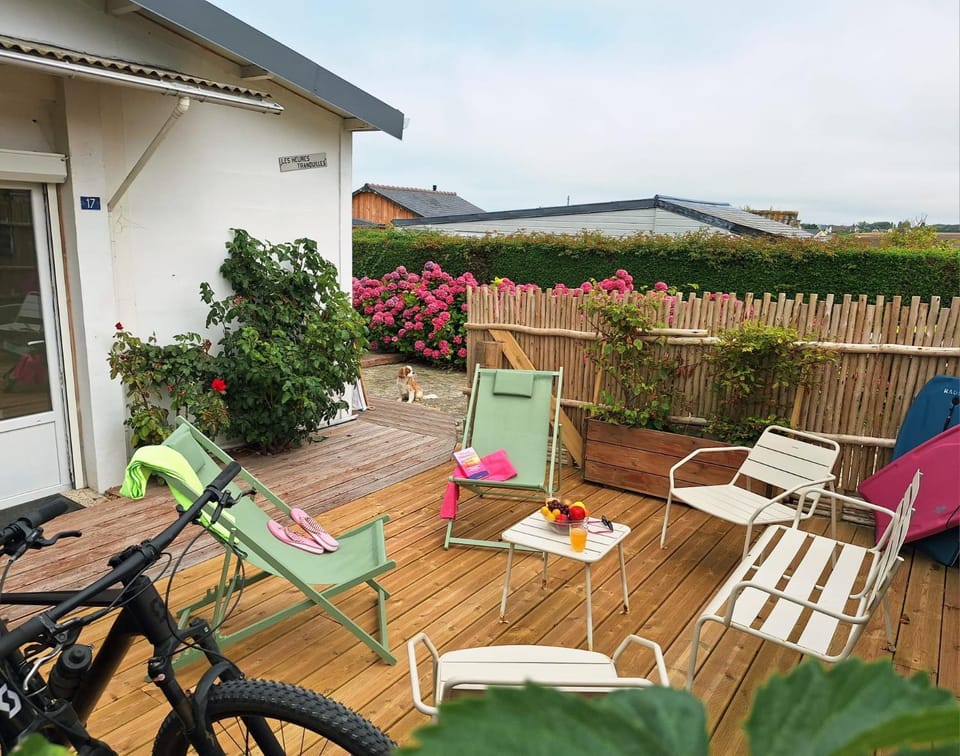 Balcony/Terrace, sunbed
