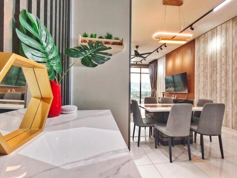 Beacon Executive Suite at Georgetown for 10pax and 2 BED ROOM Apartment in George Town