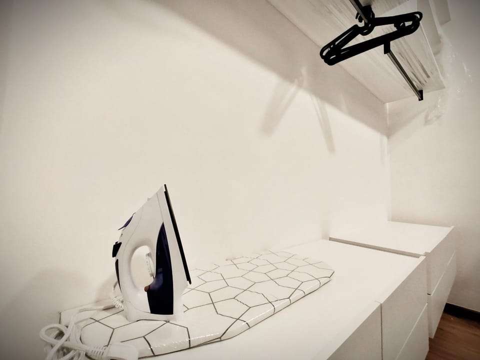 Beacon Executive Suite at Georgetown for 10pax and 2 BED ROOM Apartment in George Town