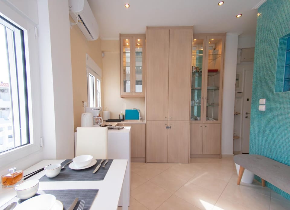Kitchen or kitchenette, Dining area, kitchen
