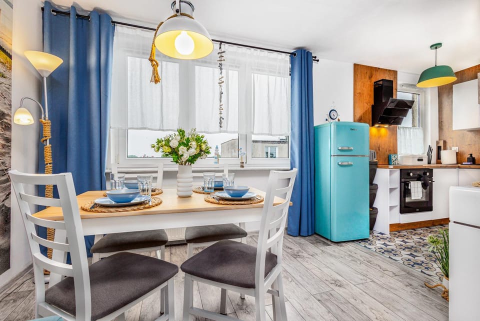 Dining area, pet friendly