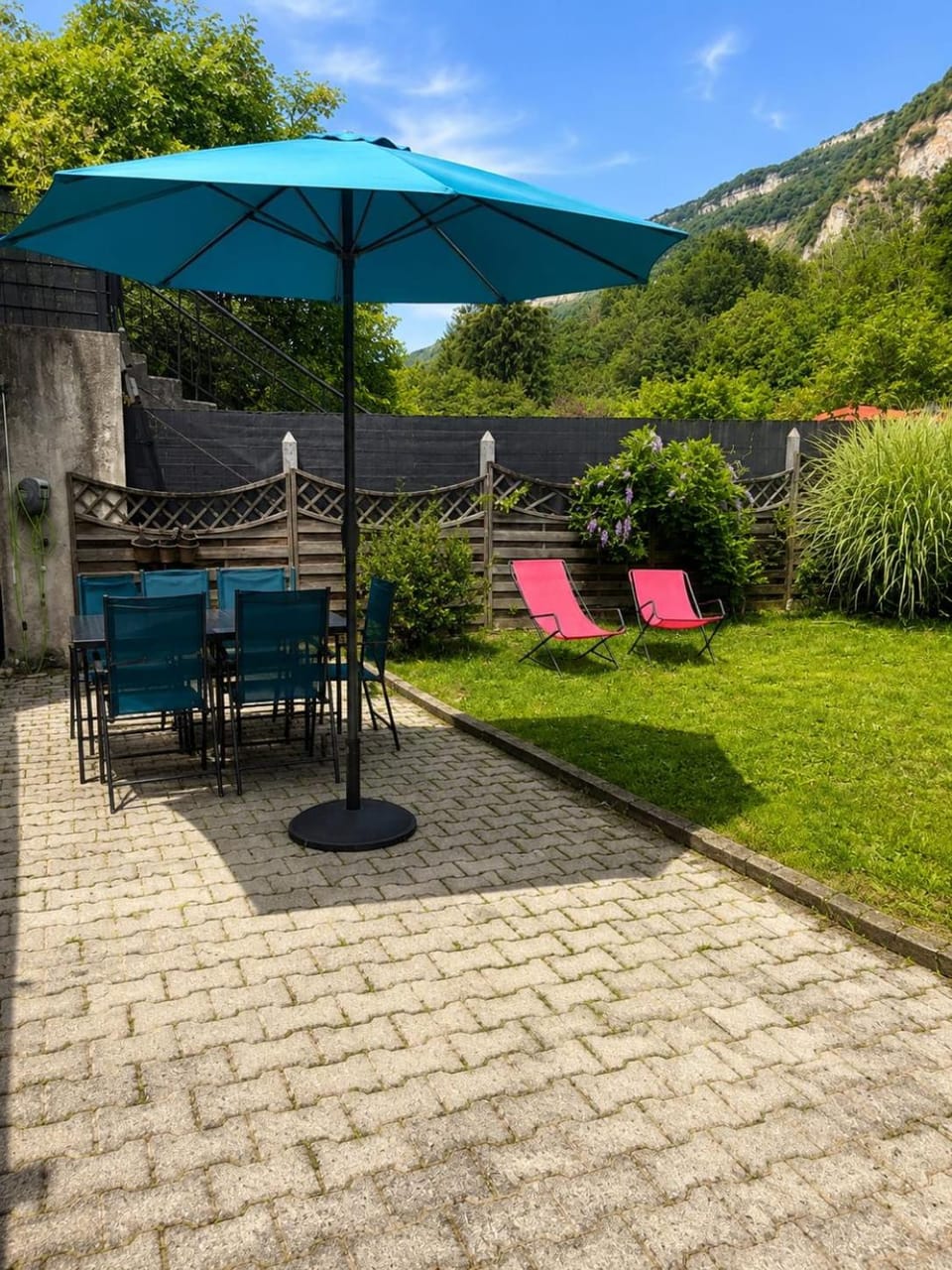 Patio, Dining area