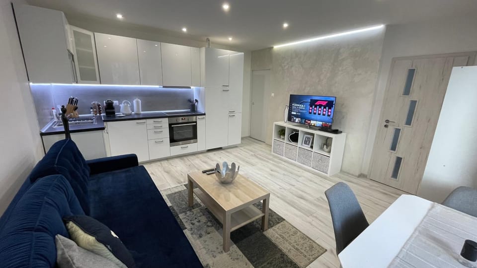 Kitchen or kitchenette, Living room