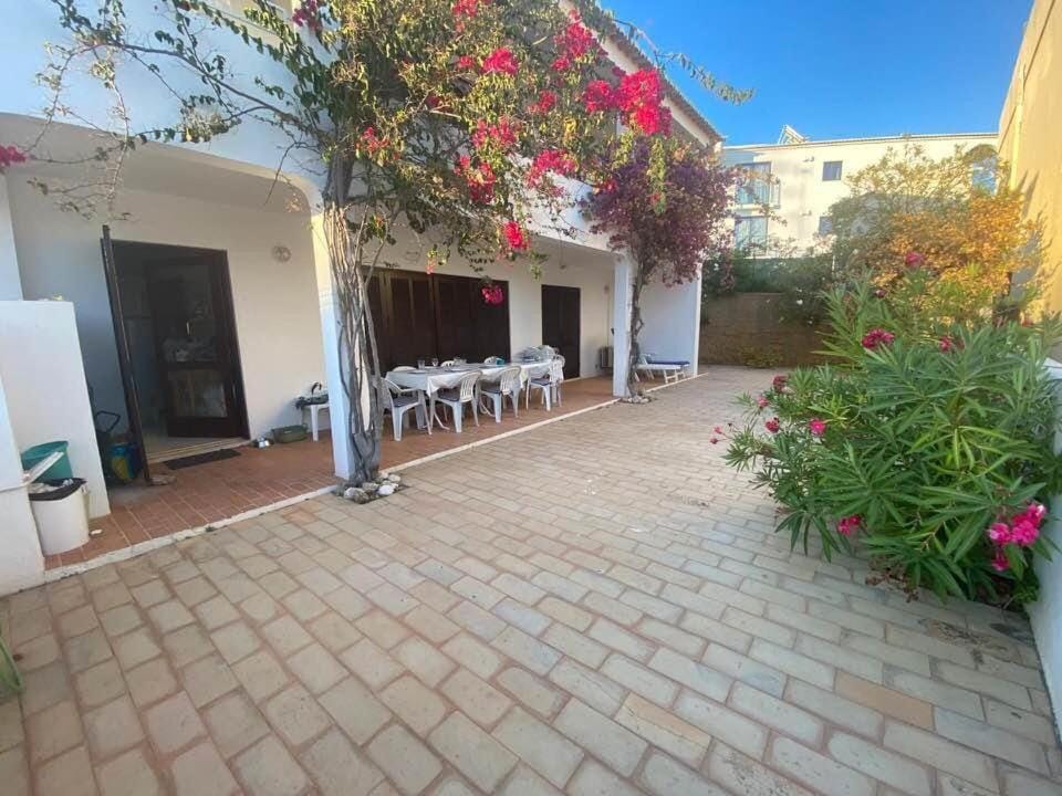 Patio, Facade/entrance