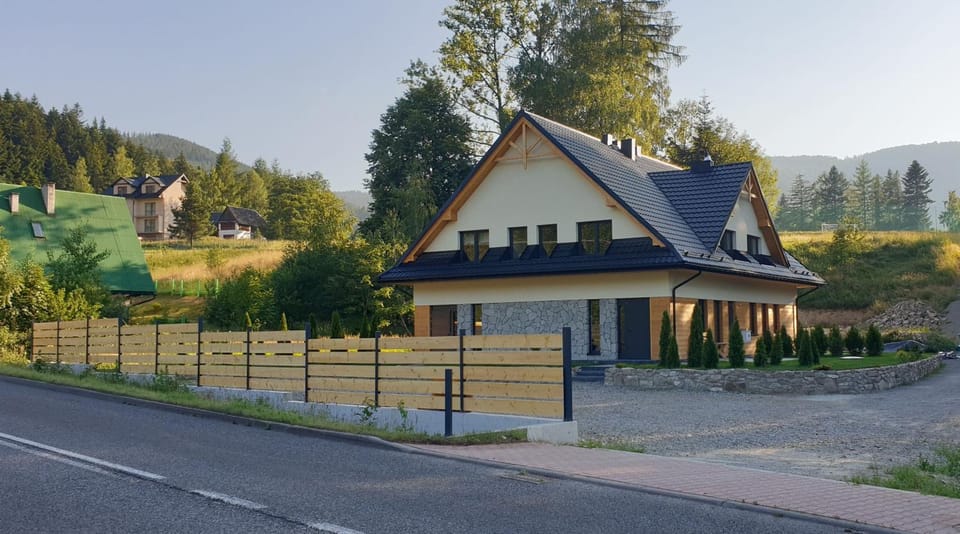 Property building, Day, Neighbourhood, Natural landscape