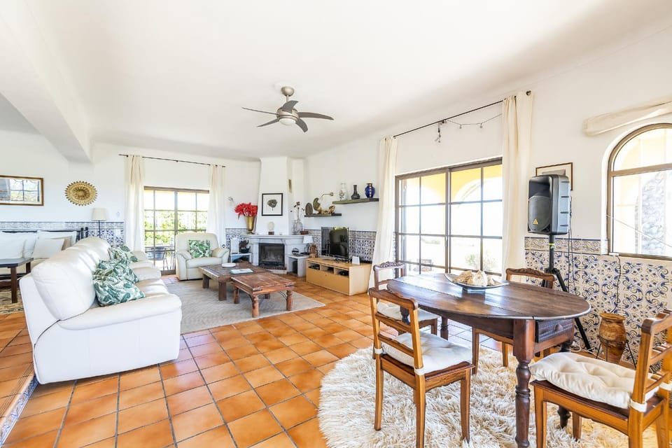 Casa do Mar Beach & Country Algarve Villa in Ferragudo