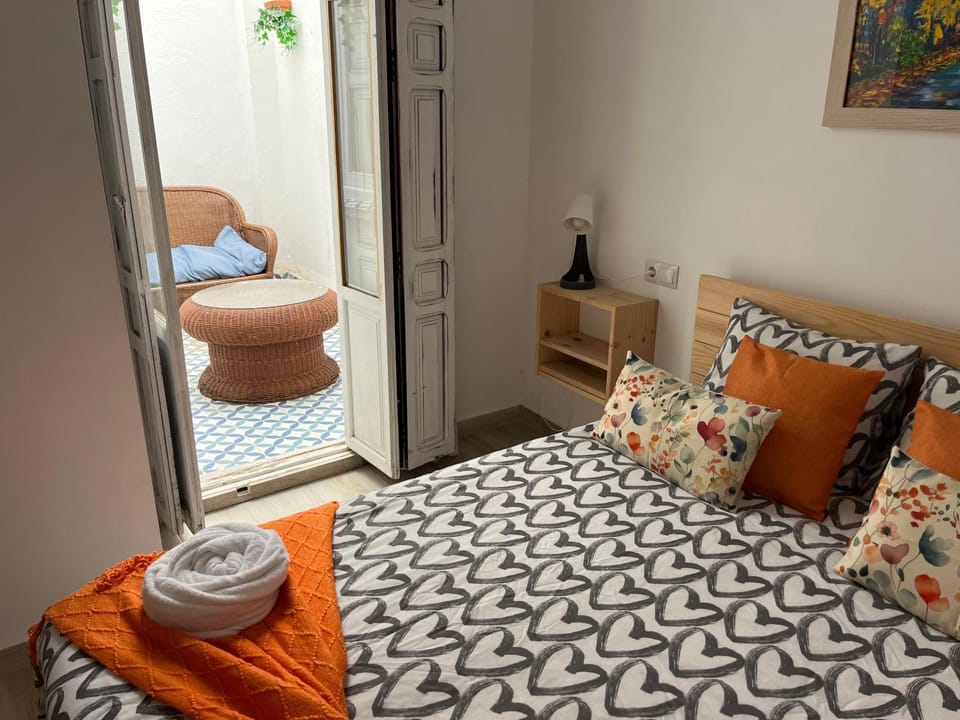 Alzira bonita Apartamento B con patio, la Casella Apartment in Valencian Community
