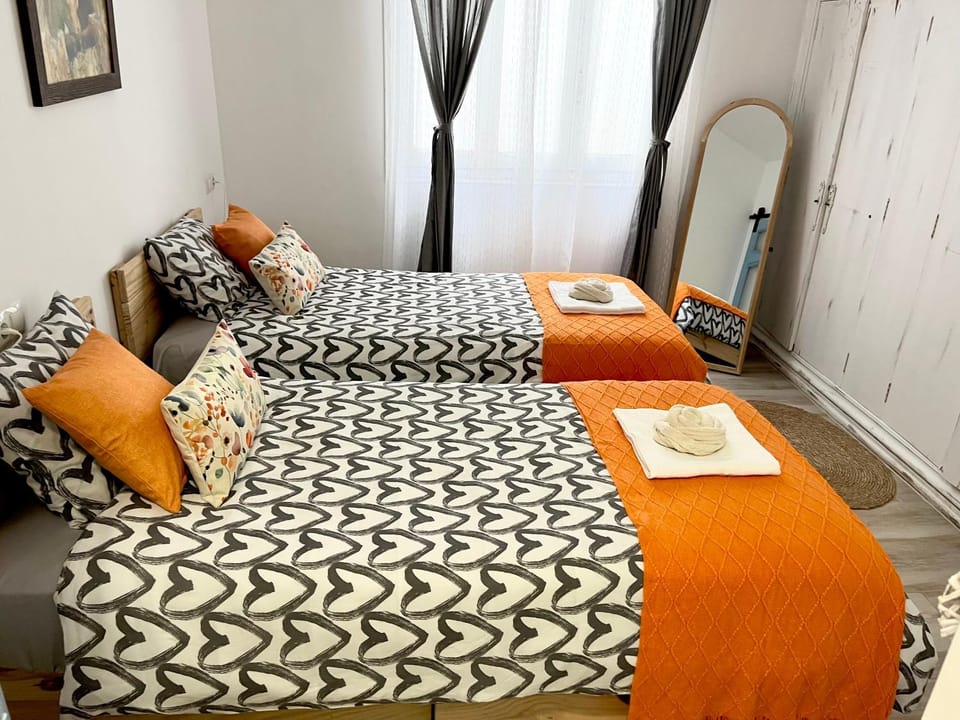 Alzira bonita Apartamento B con patio, la Casella Apartment in Valencian Community