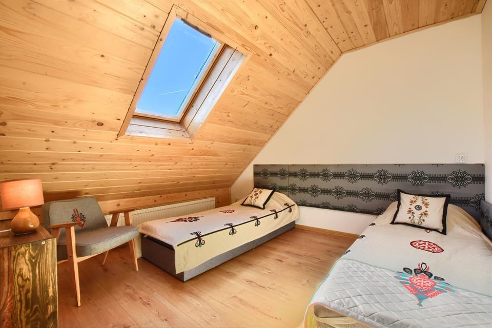 Bed, Living room, Photo of the whole room, Seating area, Bedroom