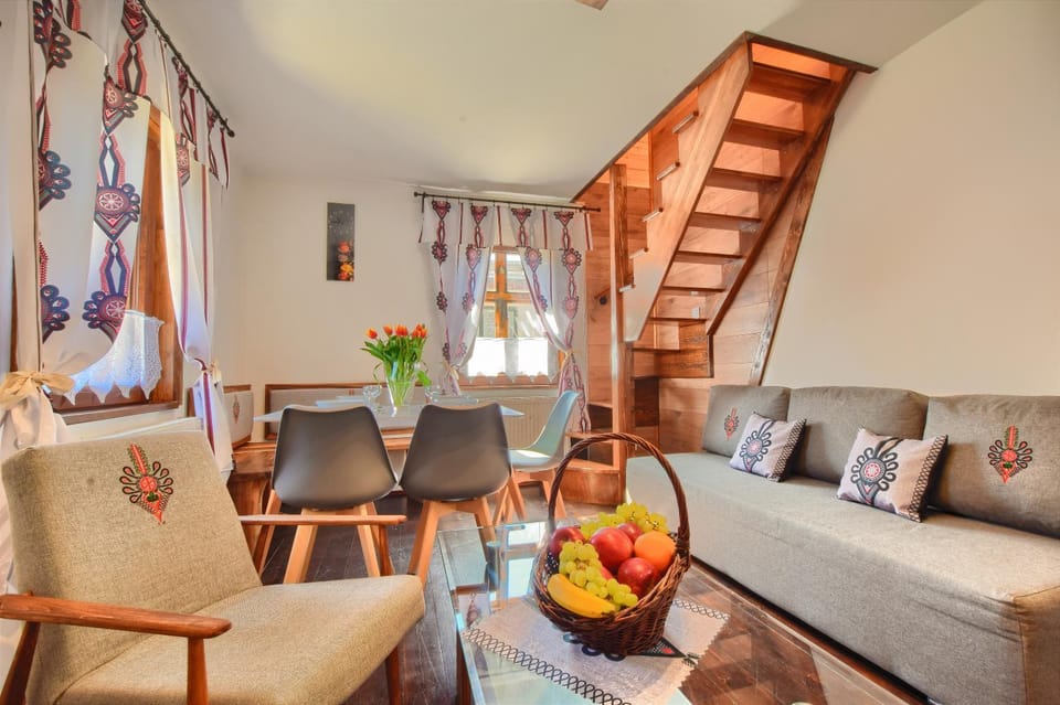 Living room, Seating area, Food