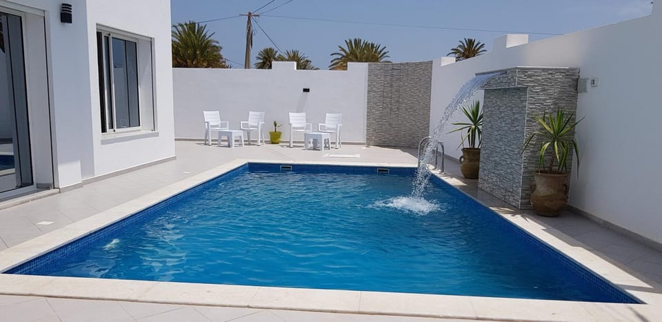 Balcony/Terrace, Swimming pool