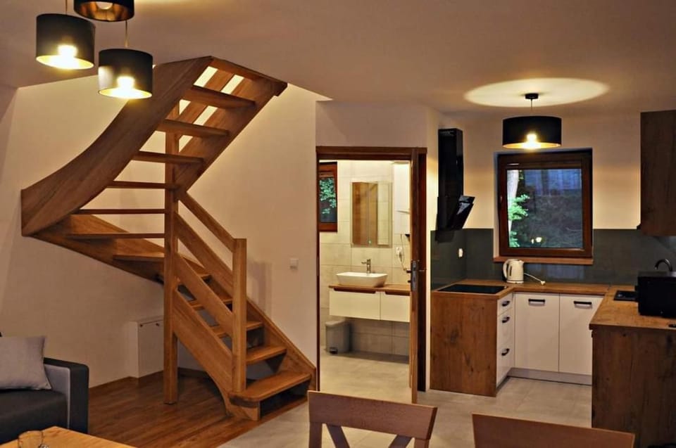 Kitchen or kitchenette, Seating area