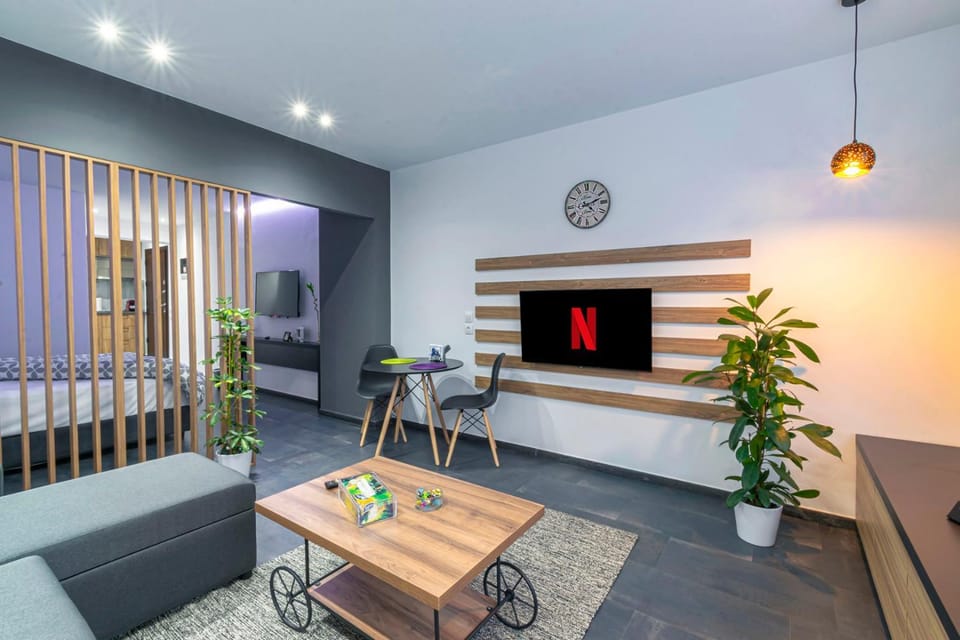 Tsimiski Contemporary Studio 3 Apartment in Thessaloniki