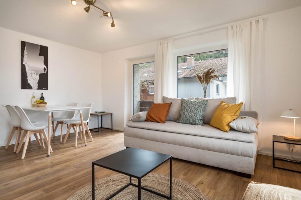 Living room, Seating area, Dining area