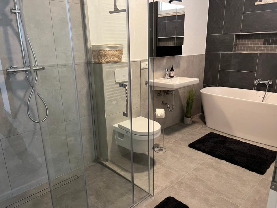 Shower, Toilet, Bathroom, Bath