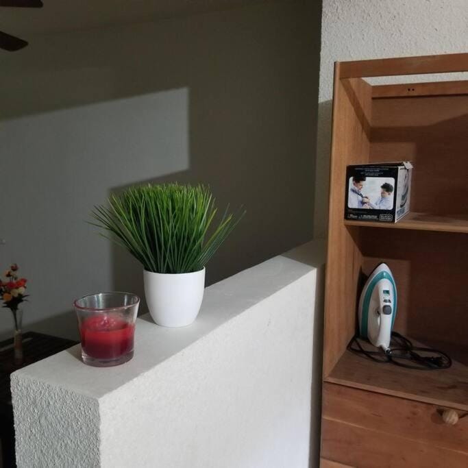 Departamento Comodo centrico Tv Ac wifi cocina parking, letra C Apartment in State of San Luis Potosi