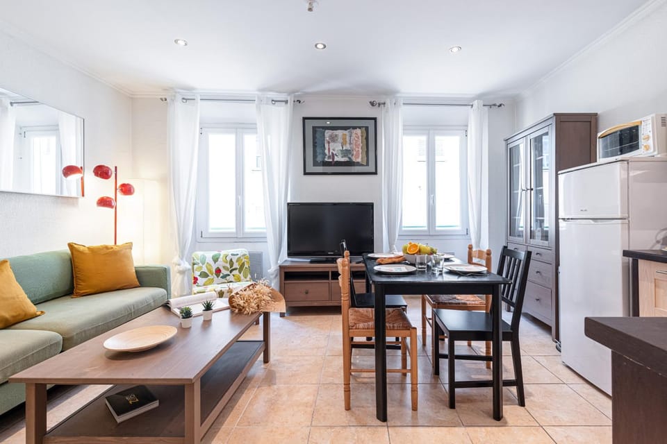 Living room, kitchen