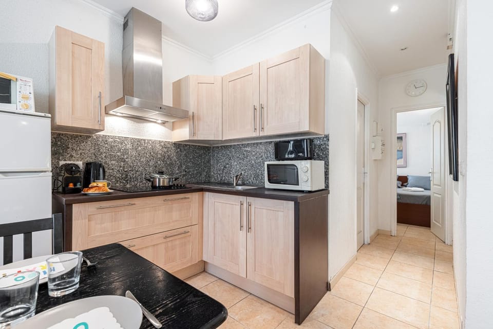 Dining area, kitchen