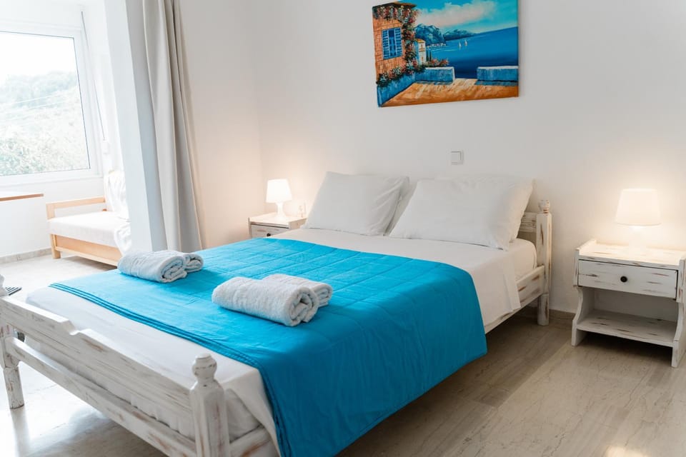 Bed, Photo of the whole room