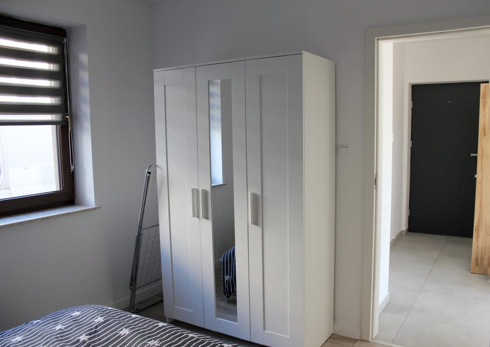 Bedroom, wardrobe