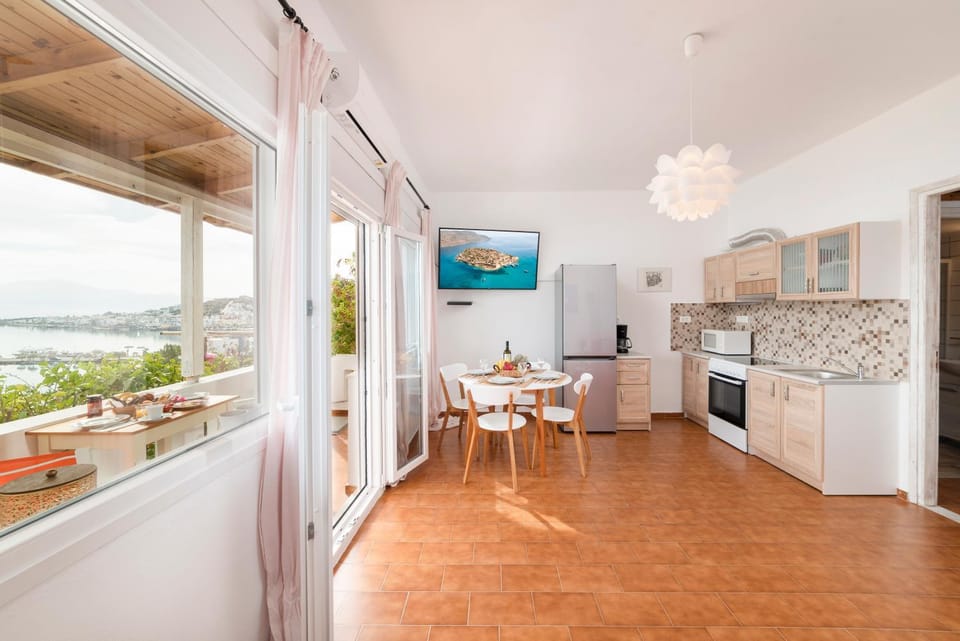 Natural landscape, Kitchen or kitchenette, Living room, Dining area
