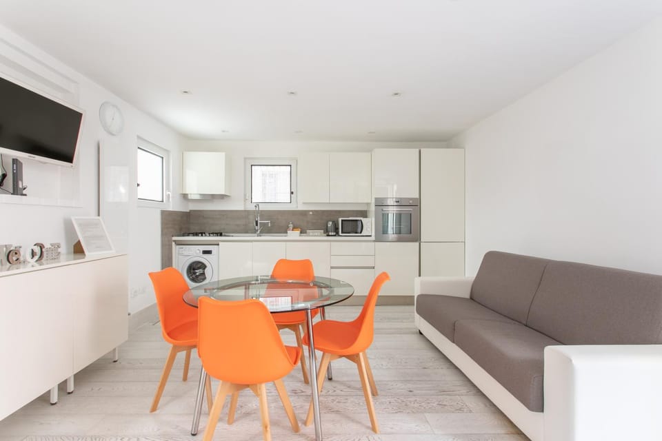 Kitchen or kitchenette, Living room, Dining area