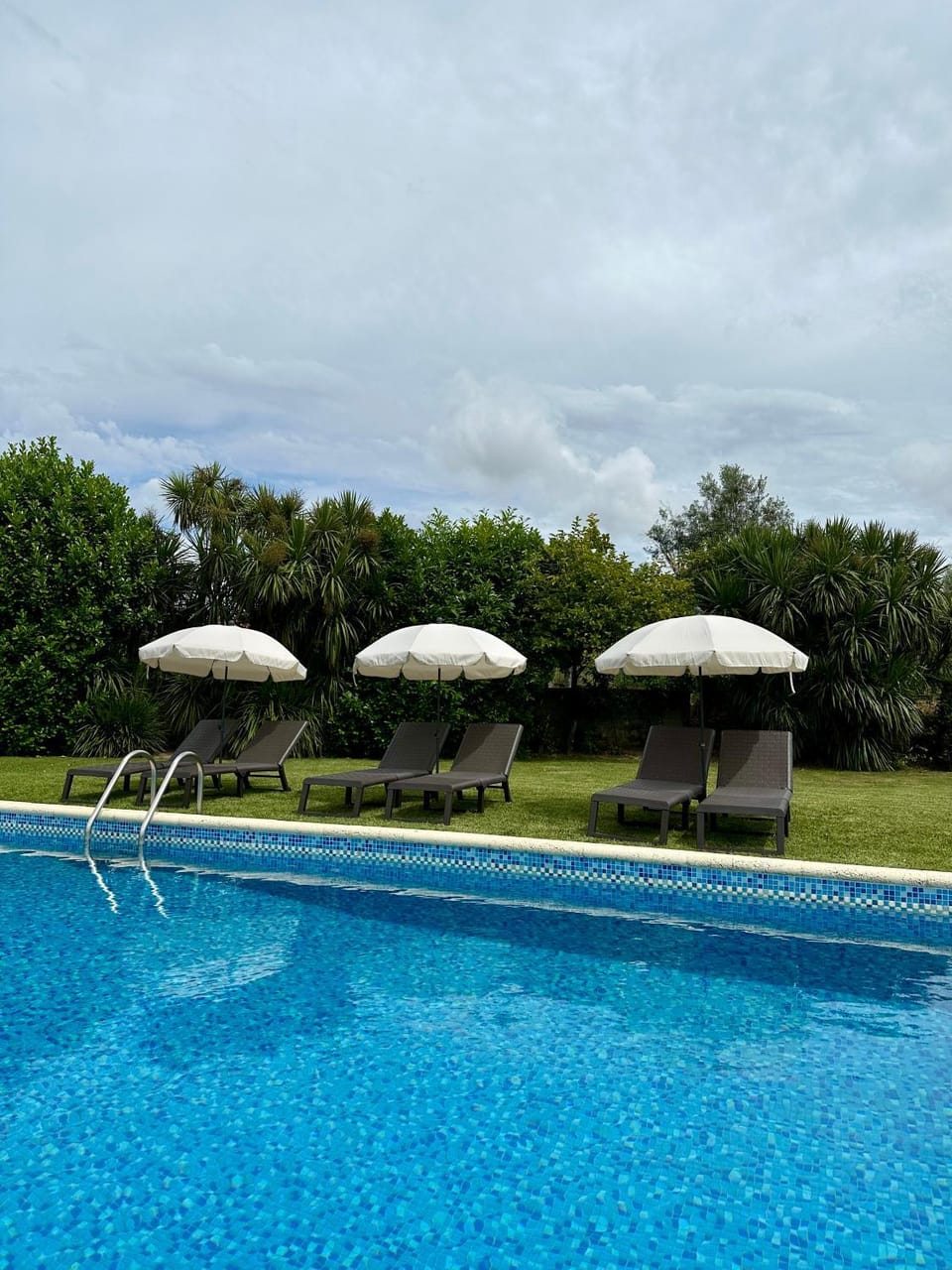 Day, Pool view, Swimming pool, sunbed
