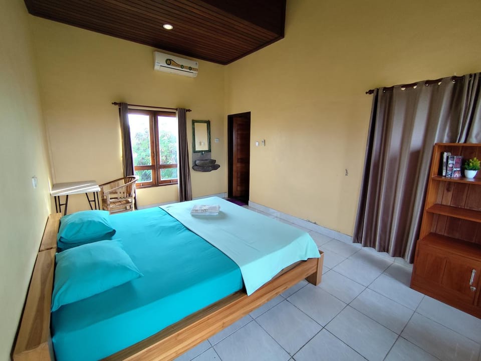 Bed, Photo of the whole room, Bedroom, air conditioner