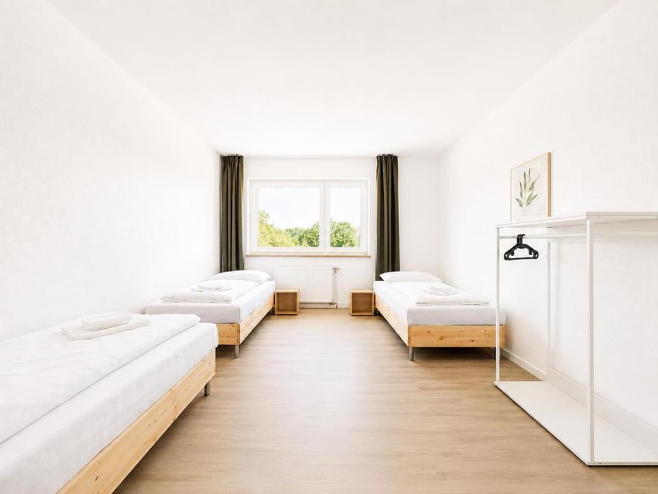 Bed, Bedroom, towels, wardrobe
