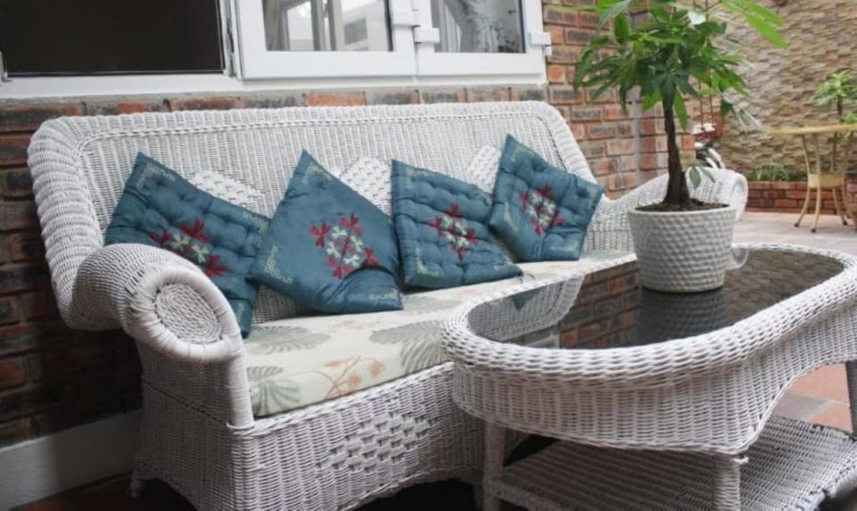 Patio, Seating area