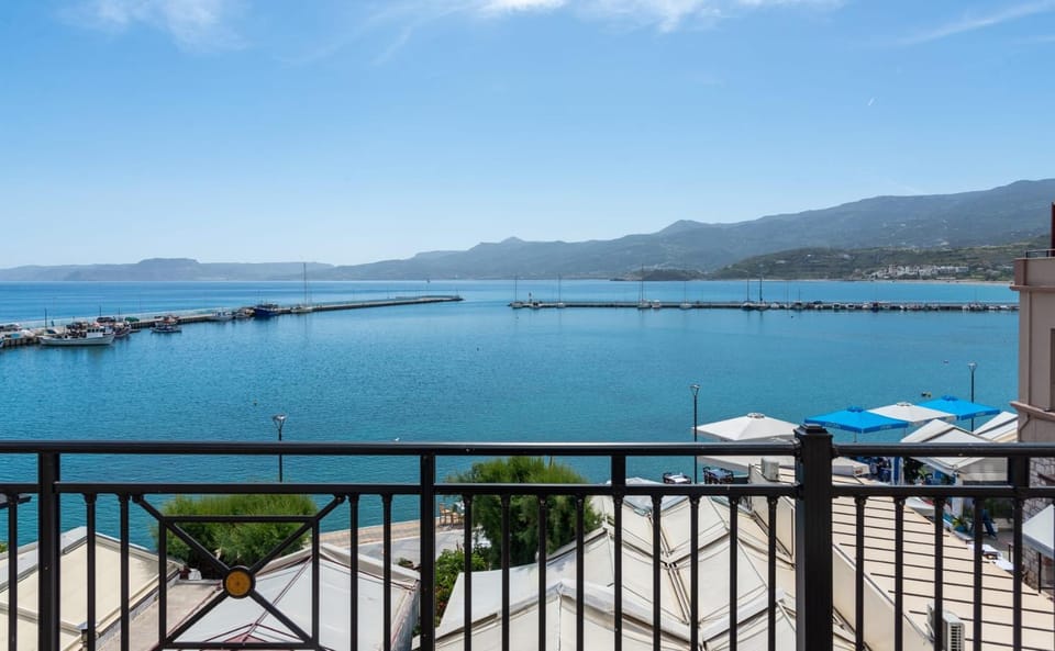 Sitia Old Port studio - 3min walk to beach - AC - WIFI Apartment in Lasithi