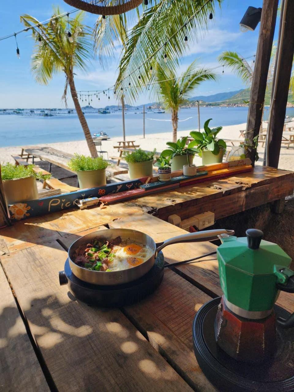 Villa Đảo Hoa Vàng Cam Ranh- Venuestay Vacation rental in Khanh Hoa Province